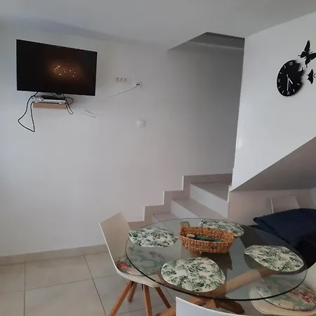 Apartman Schoenes In Mit Terrasse By Interhome